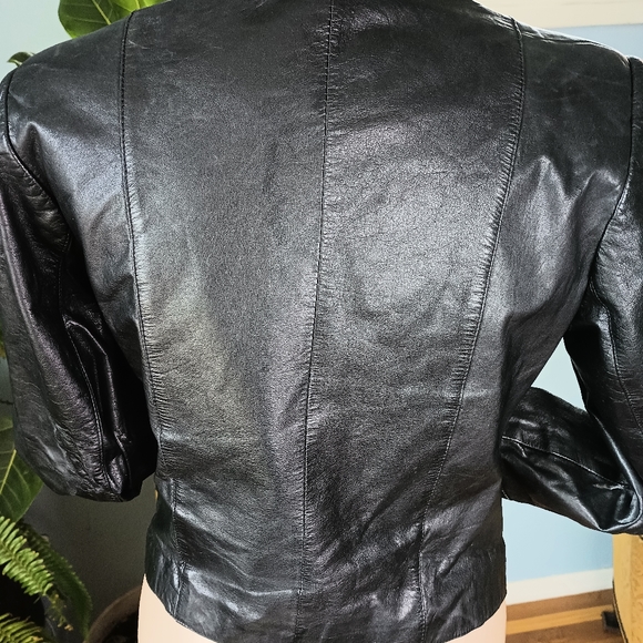 Wilson's Women's Genuine Leather Cropped Motorcycle Jacket - Picture 5 of 16
